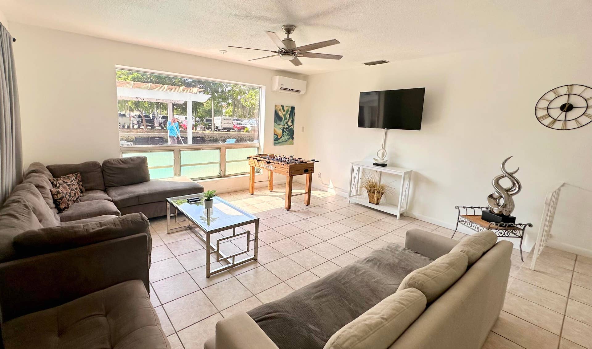 500 SE 9TH Court, #1-2, Fort Lauderdale, FL 33316 Living Room 2 Poolview