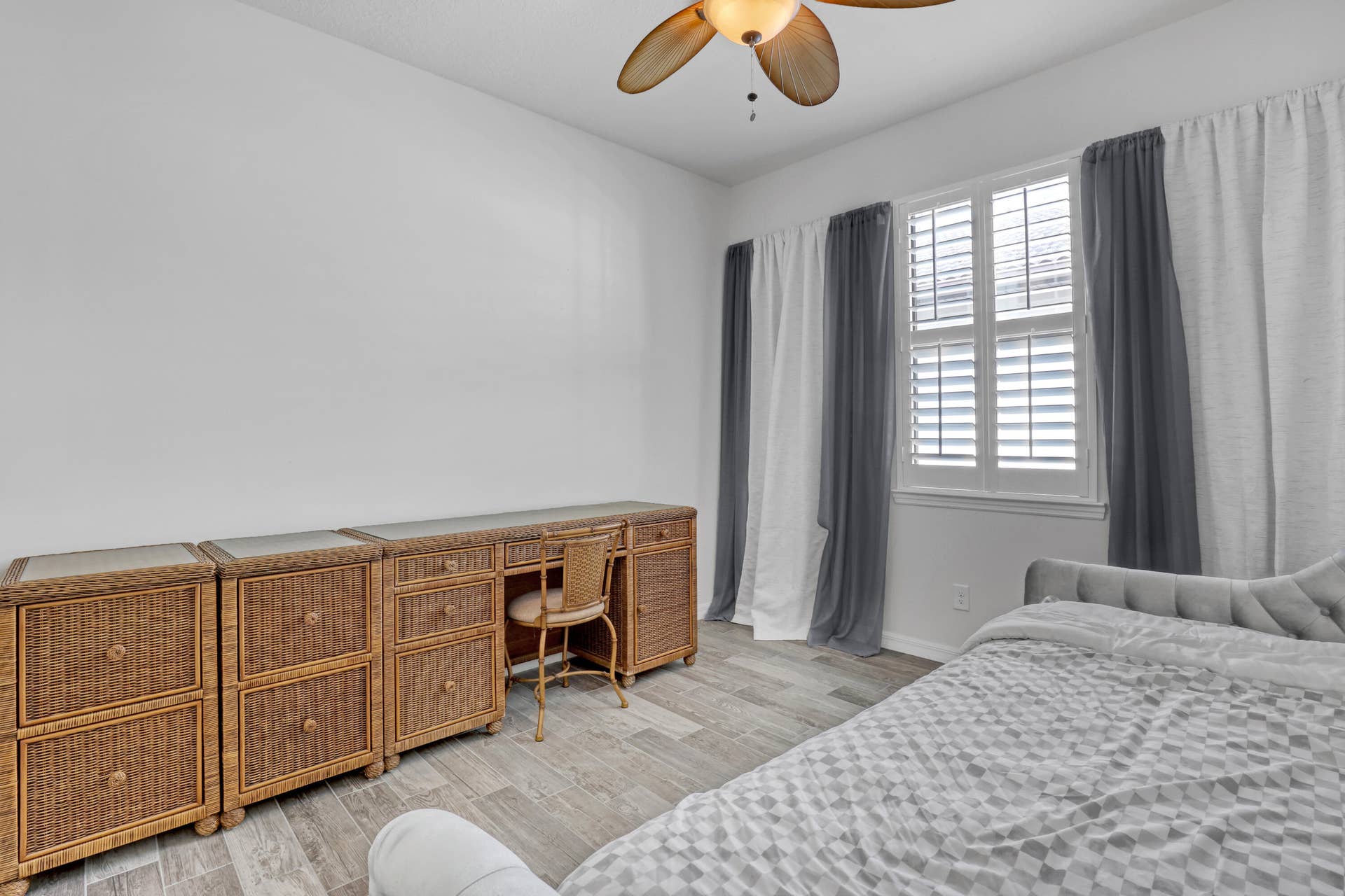 238 SE Longview (27)