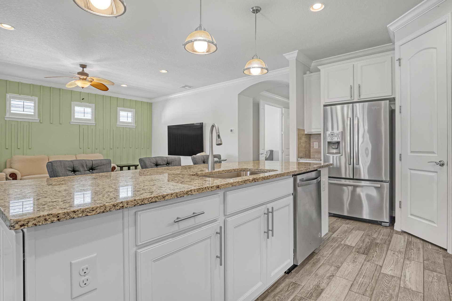 238 SE Longview (16)