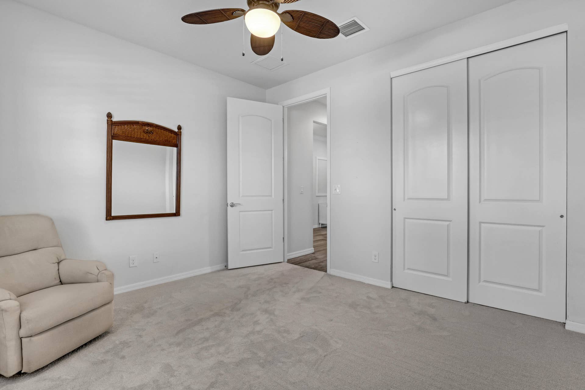 238 SE Longview (25)