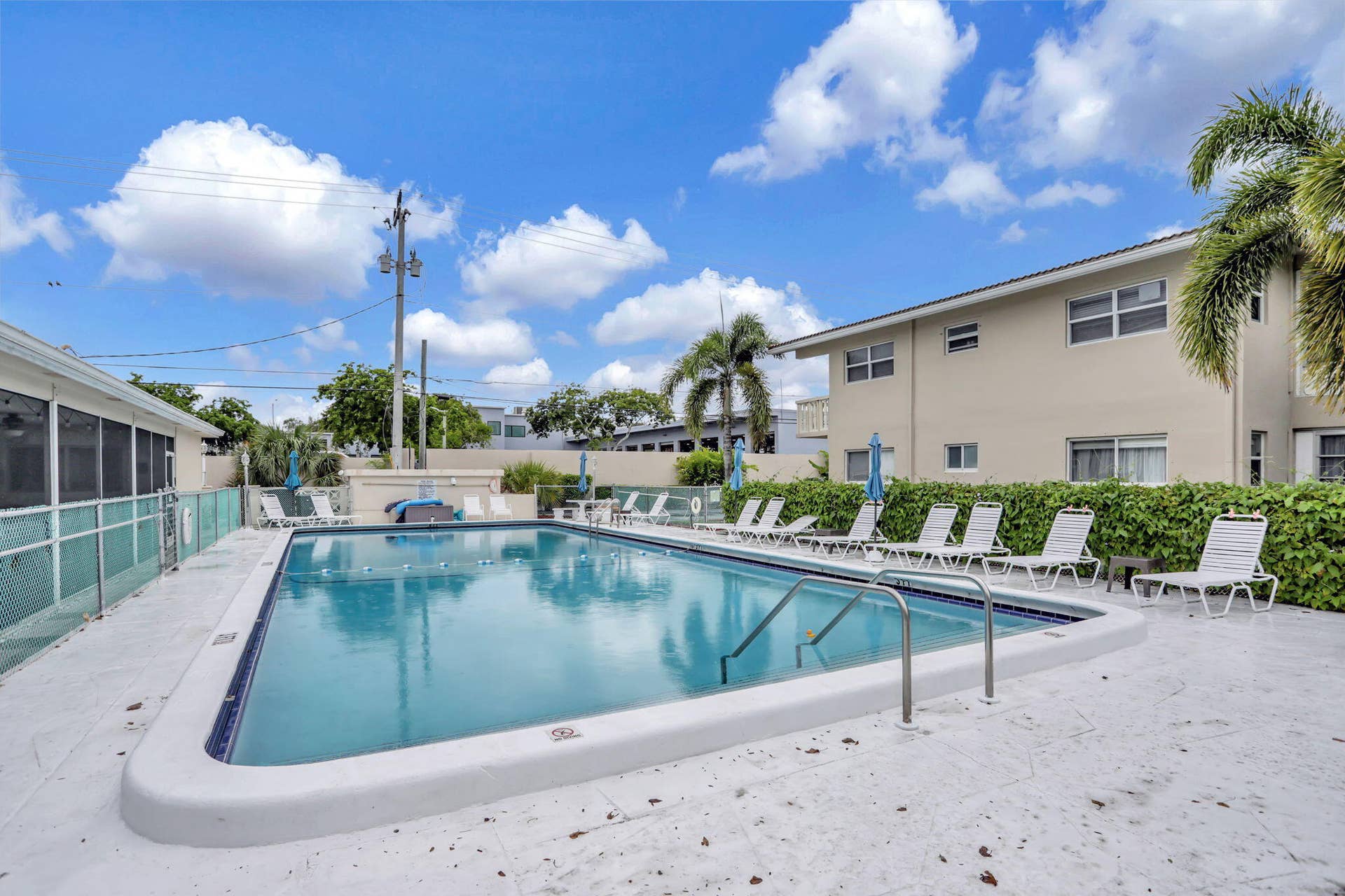 2131 NE 42nd Court, #210E, Lighthouse Point, FL 33064 24-web-or-mls-001L7497