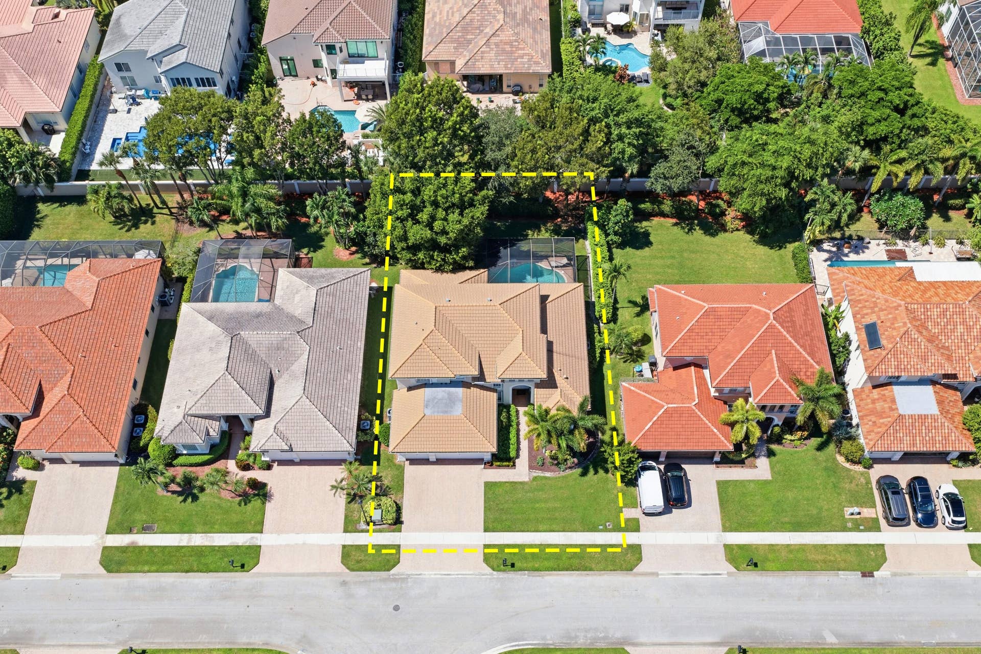 4305 WELLINGTON SHORES Drive, Wellington, FL 33449 Overview