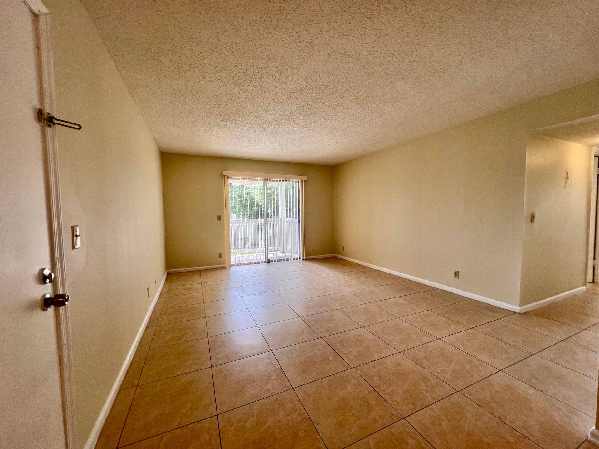 1500 N CONGRESS Avenue, #B64, West Palm Beach, West Palm Beach, FL 33401 IMG_4873