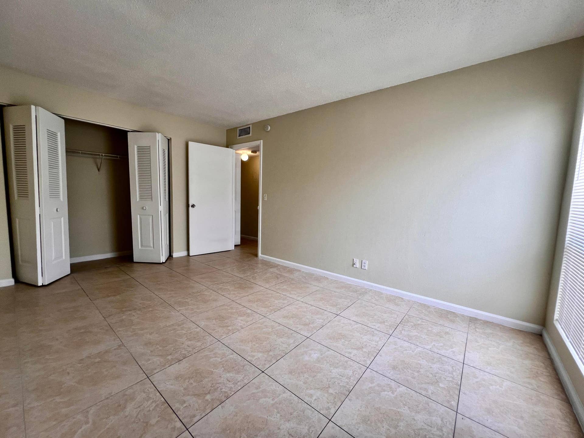 1500 N CONGRESS Avenue, #B64, West Palm Beach, West Palm Beach, FL 33401 IMG_4881