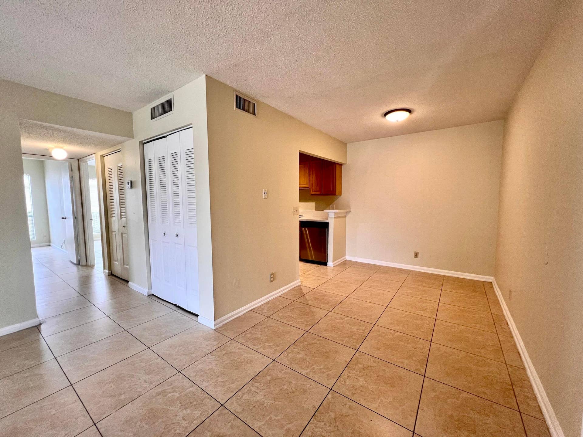 1500 N CONGRESS Avenue, #B64, West Palm Beach, West Palm Beach, FL 33401 IMG_4872