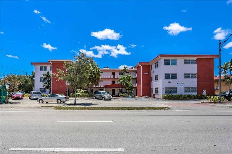 Property photo for 4800 Hollywood Boulevard, #1F, Hollywood, FL