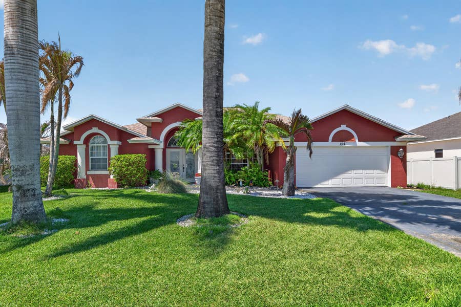 Property photo for 1541 SW Underwood Avenue, Port St Lucie, FL