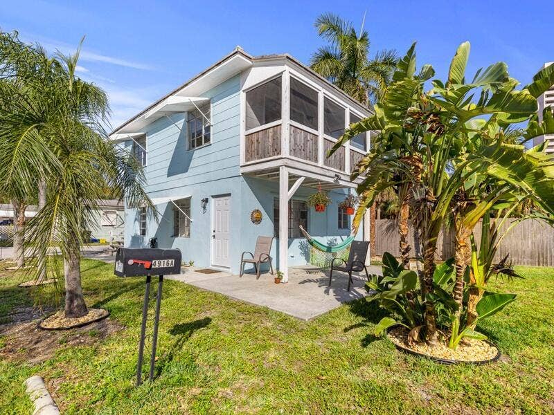 4916 N Flagler pic exterior upper shoot