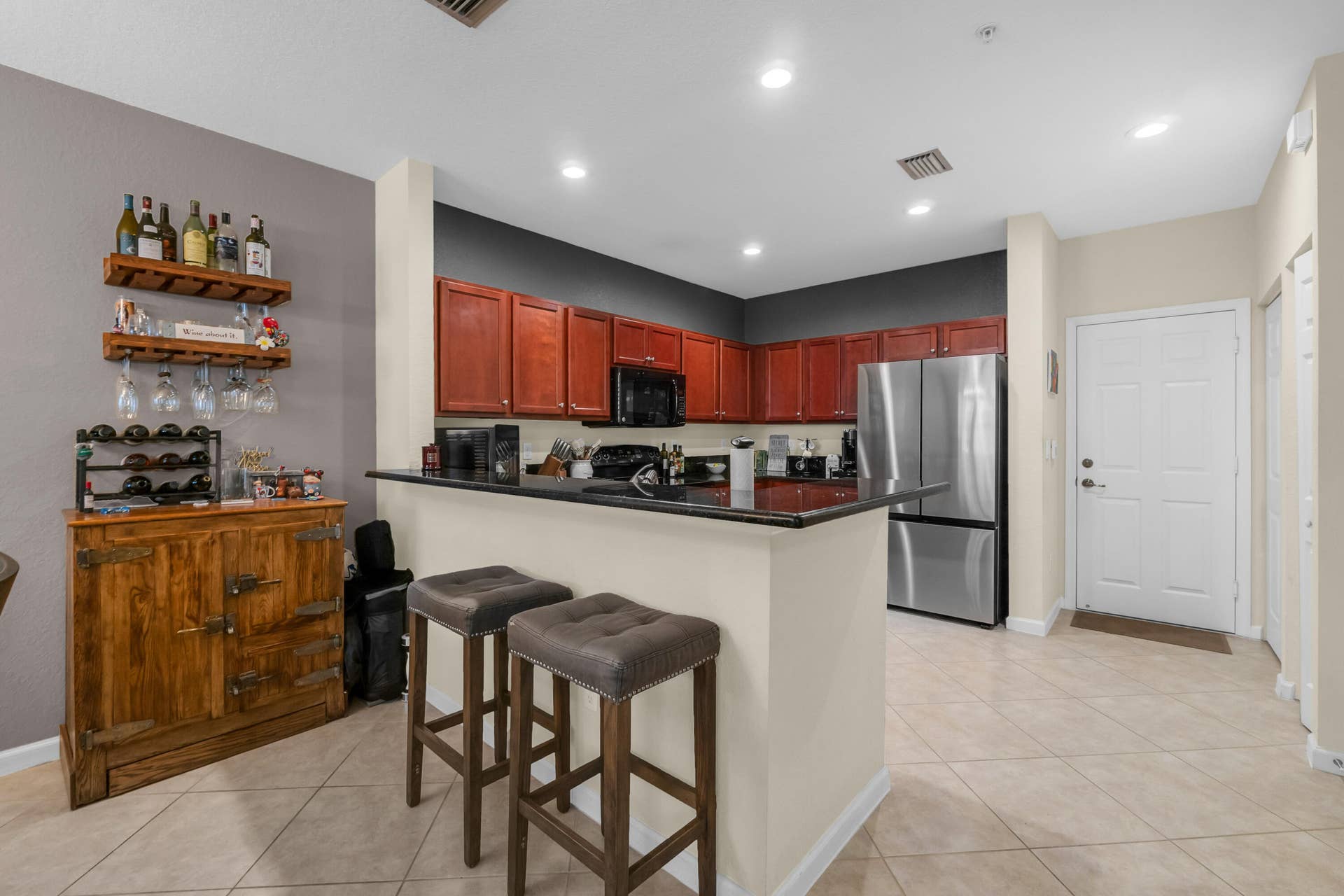 4784 Acadian Trail, Coconut Creek, FL 33073 Kitchen counter height bar