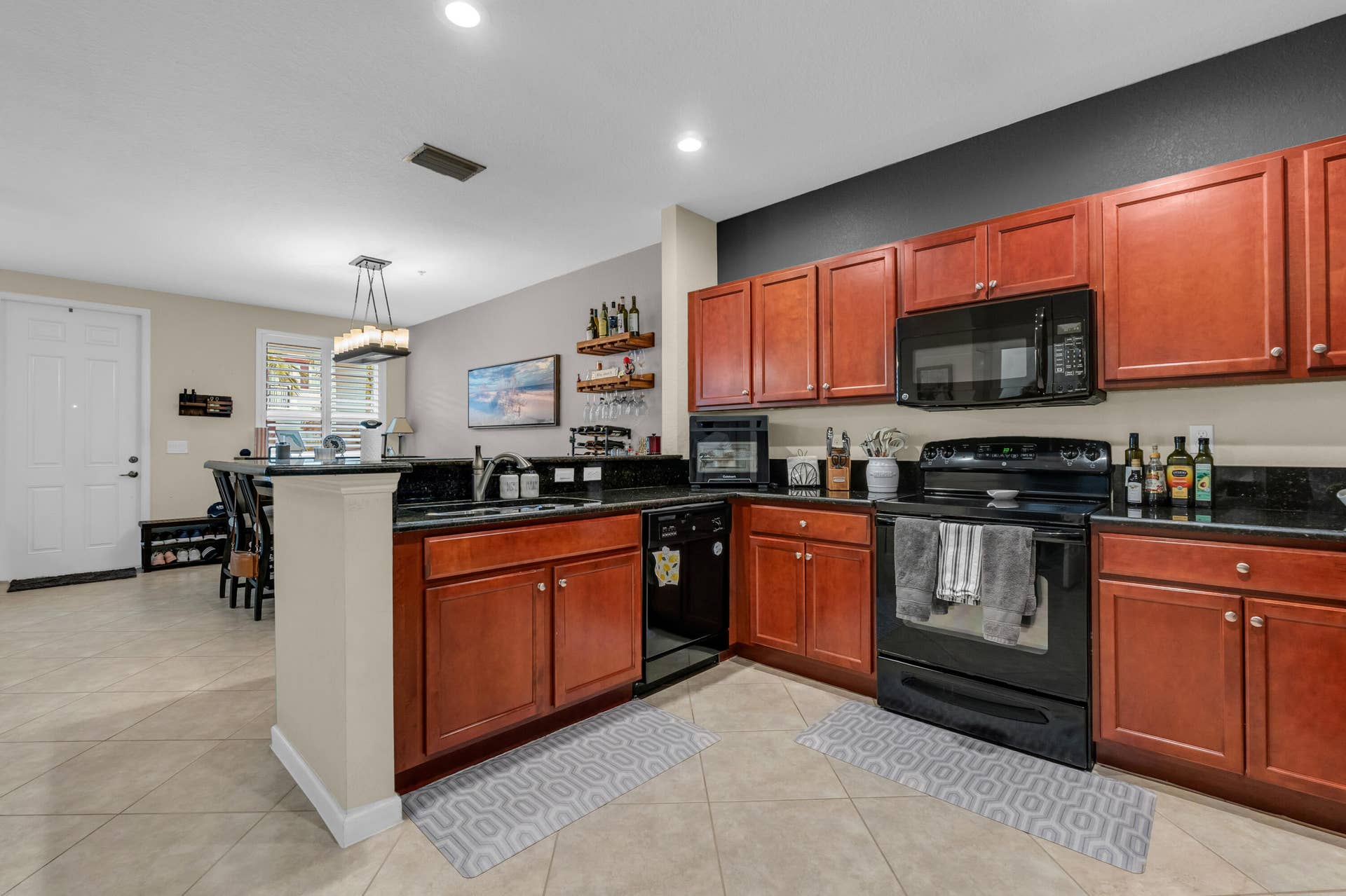 4784 Acadian Trail, Coconut Creek, FL 33073 Plenty of counter top space for preparing meals.
