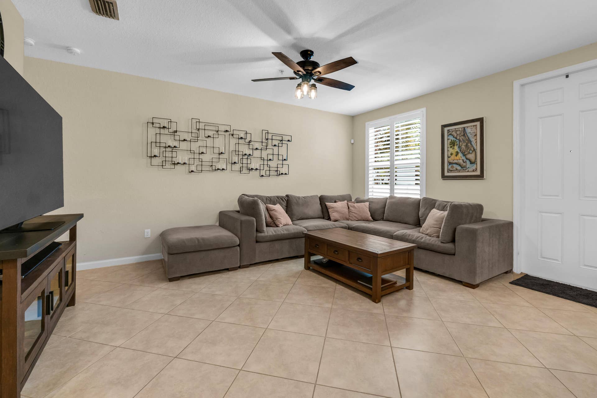 4784 Acadian Trail, Coconut Creek, FL 33073 Living Room