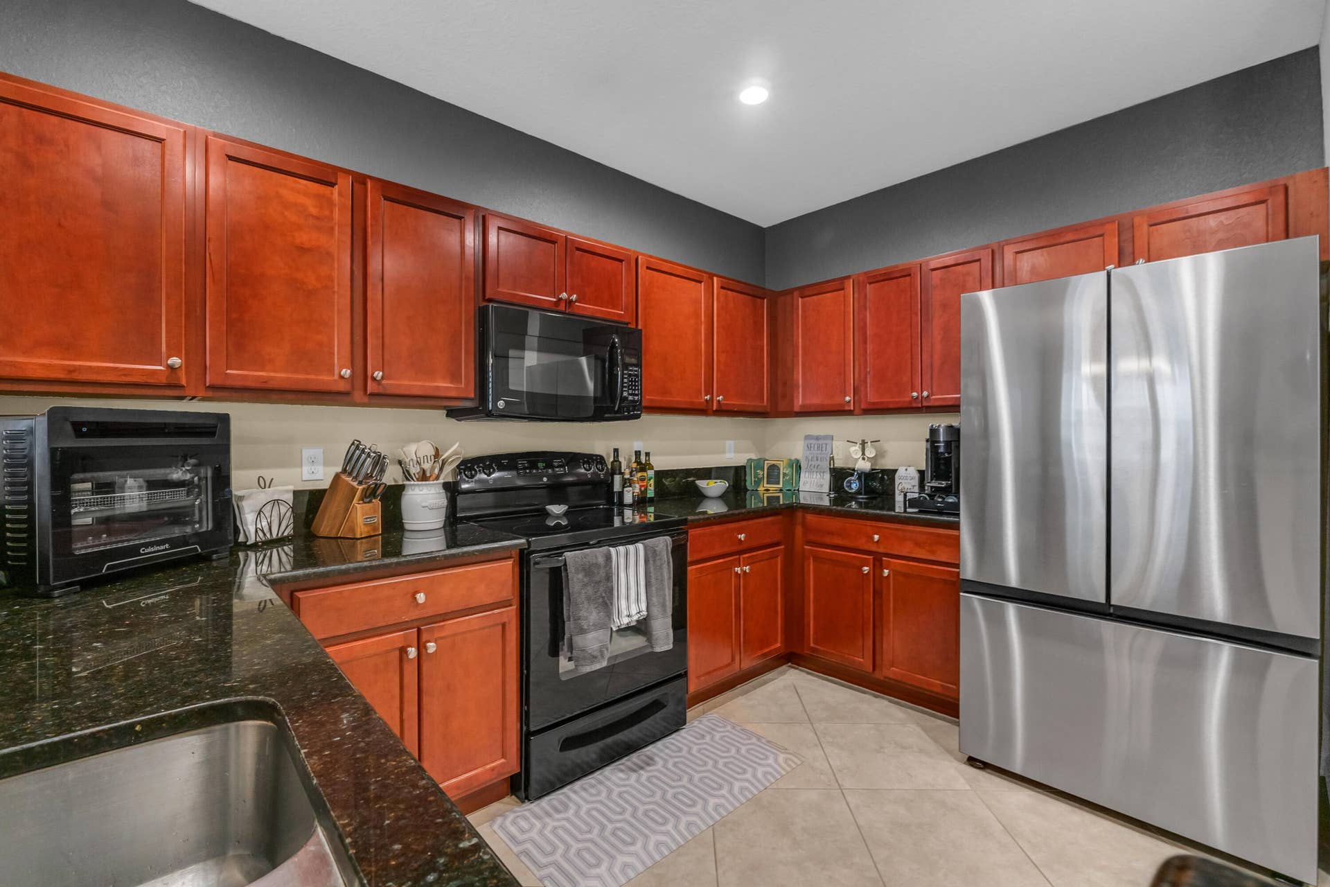 4784 Acadian Trail, Coconut Creek, FL 33073 Stainless steel and black appliances