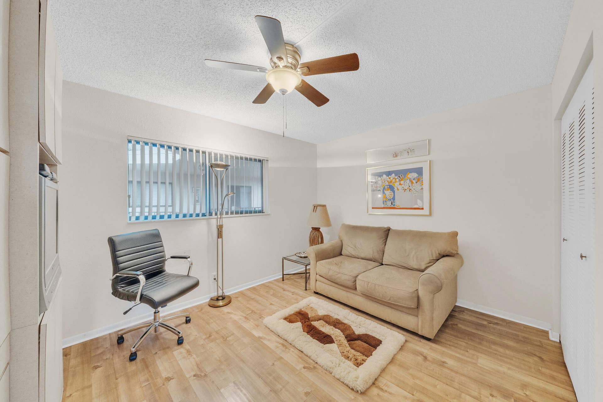 Guest Bedroom (1)