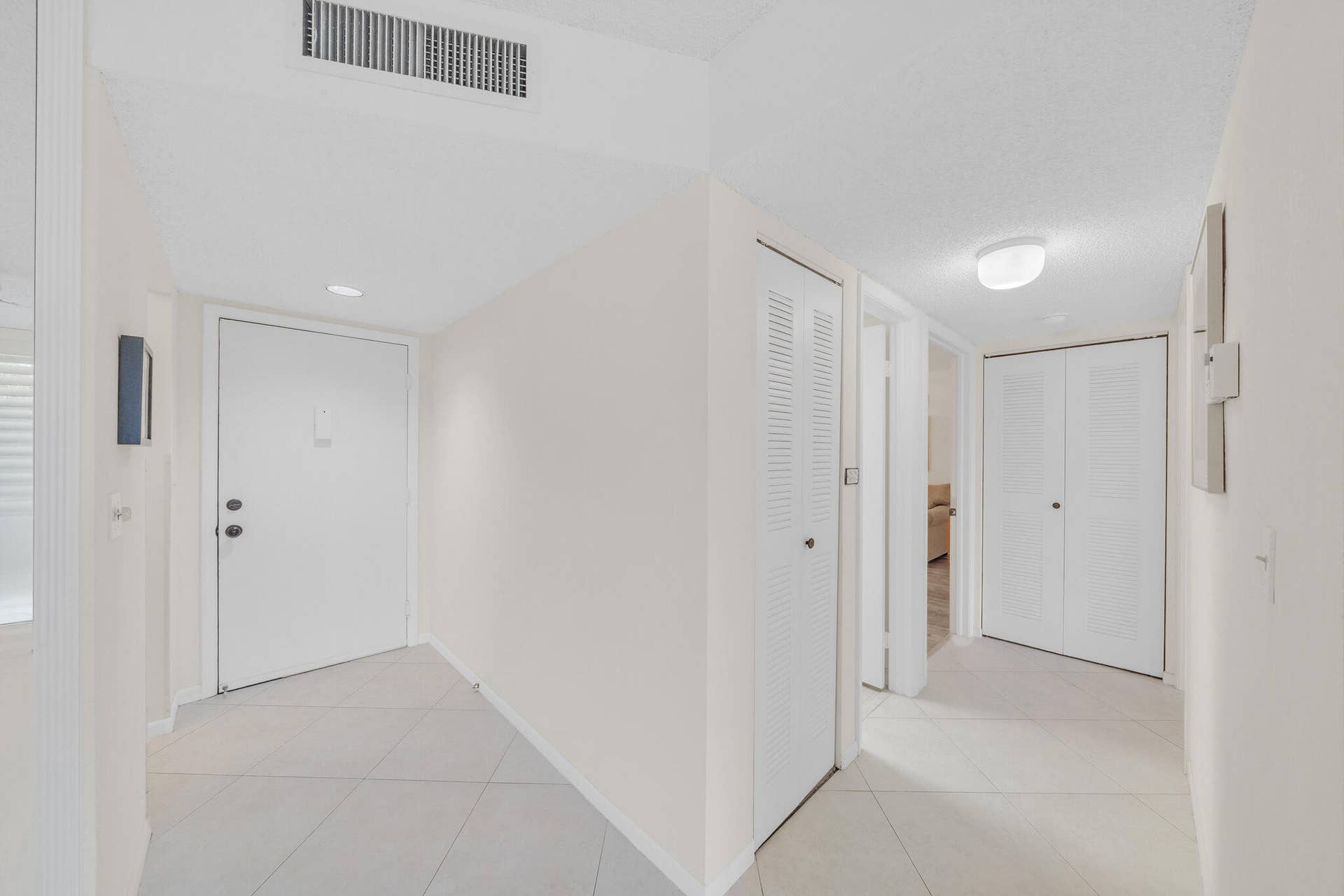 14 Foyer (1)