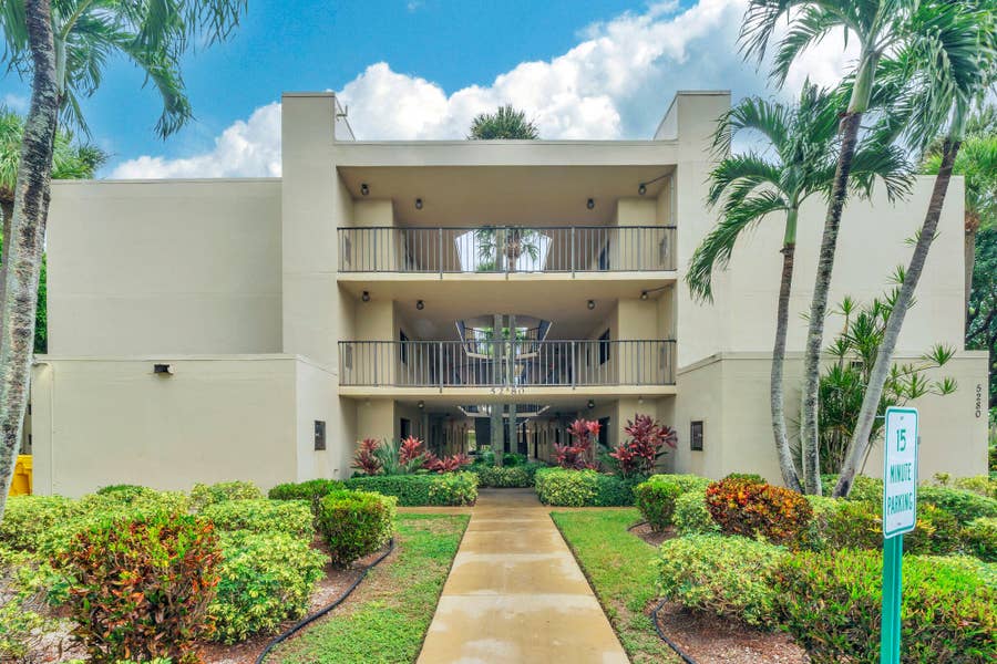 Property photo for 5280 LAS VERDES Circle, #320, Delray Beach, FL