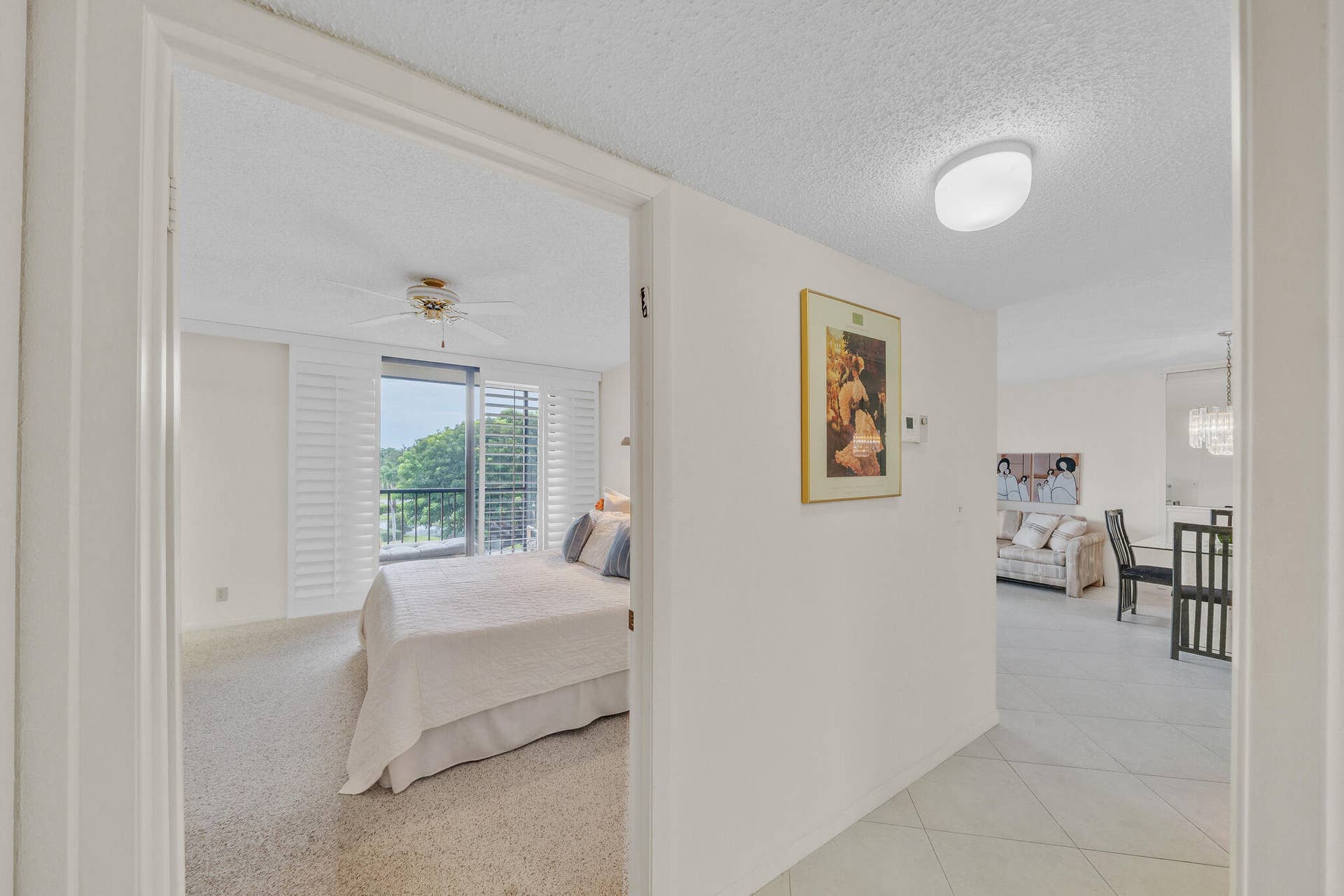 16 Foyer