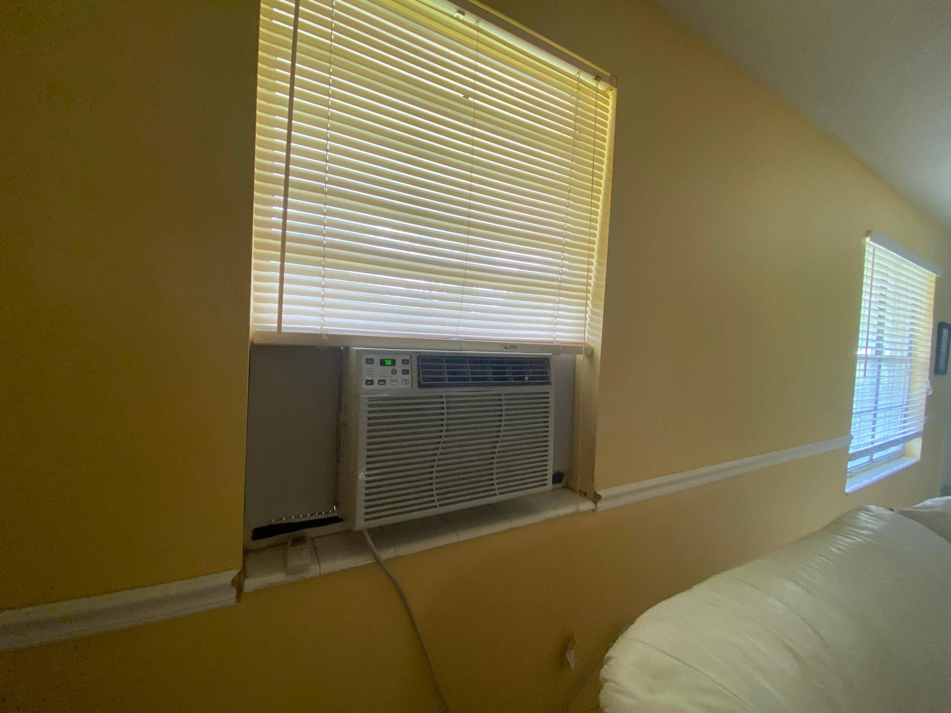 Wall-Unit Air Conditioner