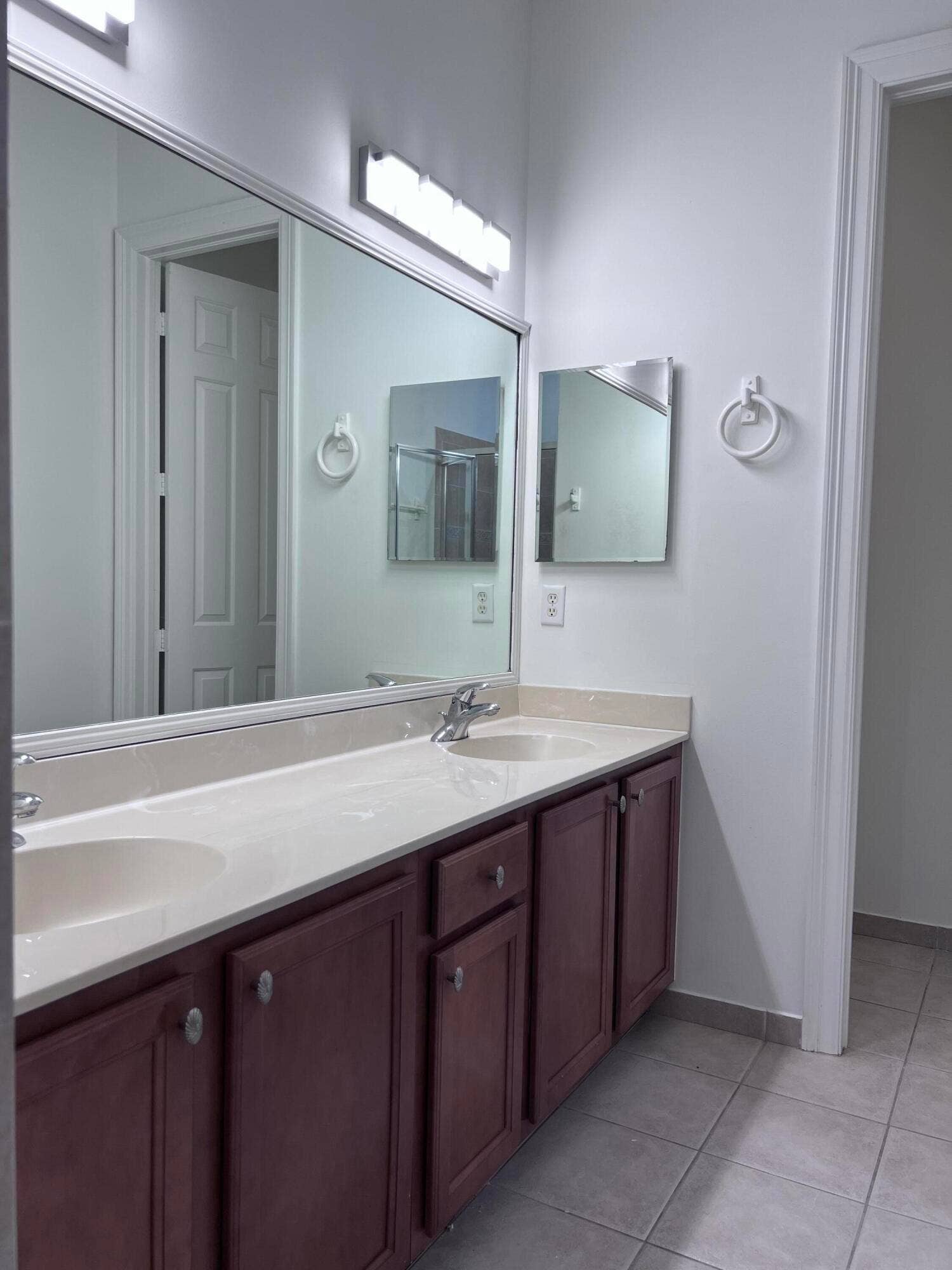 Principal bathroom