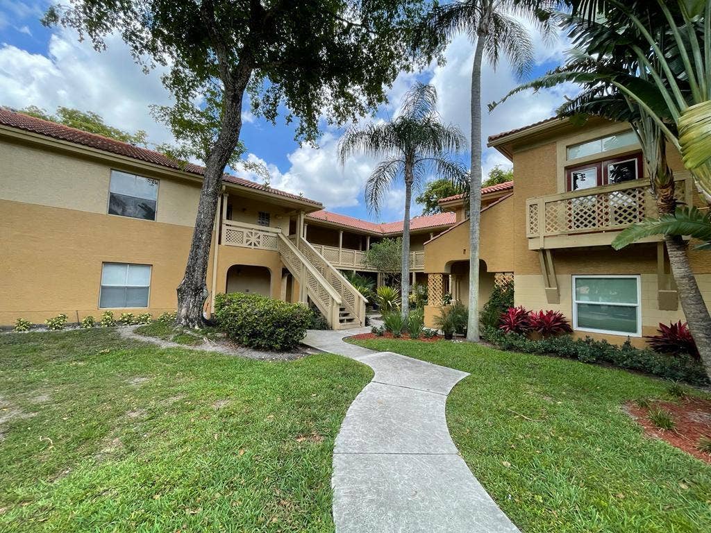 4783 Via Palm Lakes, #104, West Palm Beach, FL 33417 4783 Via Palm Lake 104