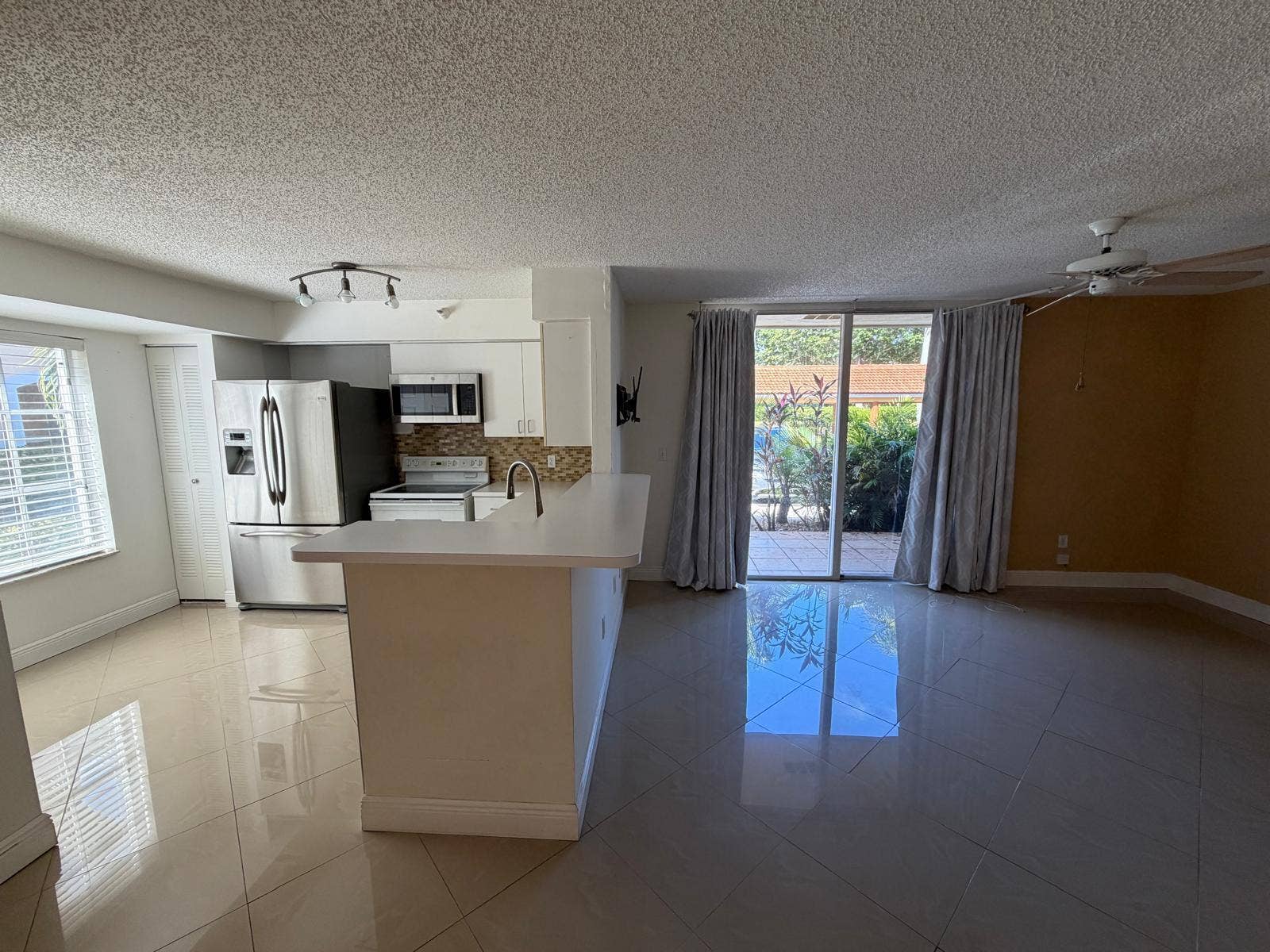 123 Yacht Club Way, #111, Hypoluxo, FL 33462 a9999