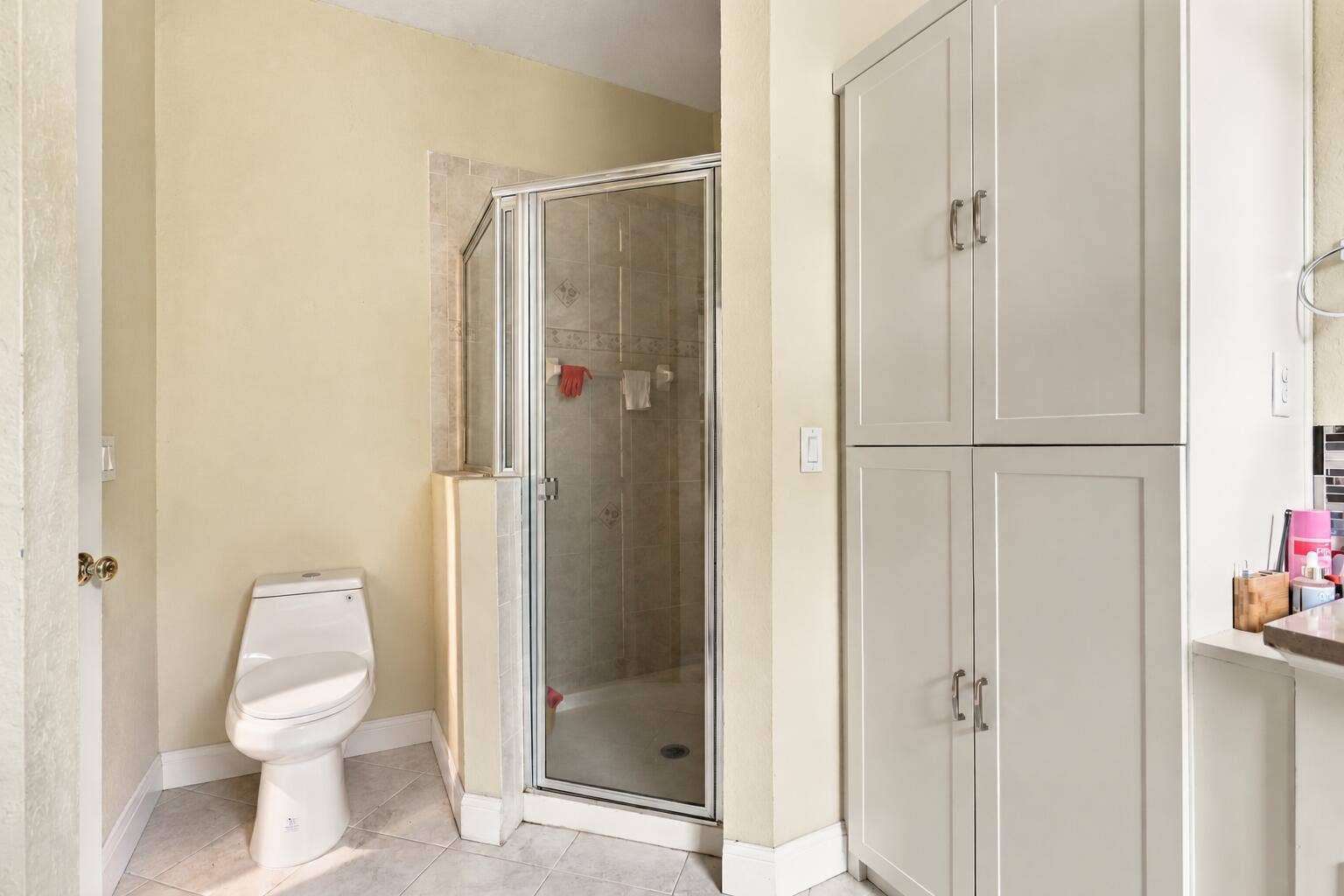 Additional Rooms Shared Bathroom