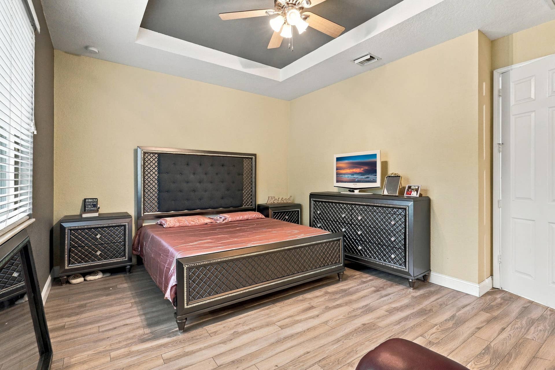Primary Bed with Tray Ceiling