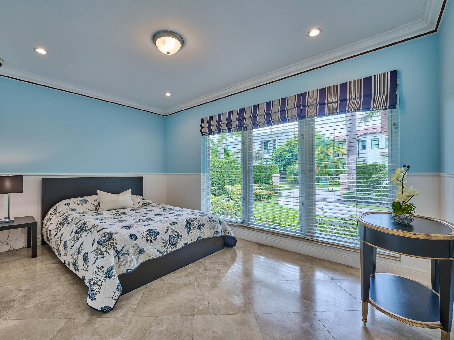 Office/bedroom (no closet)