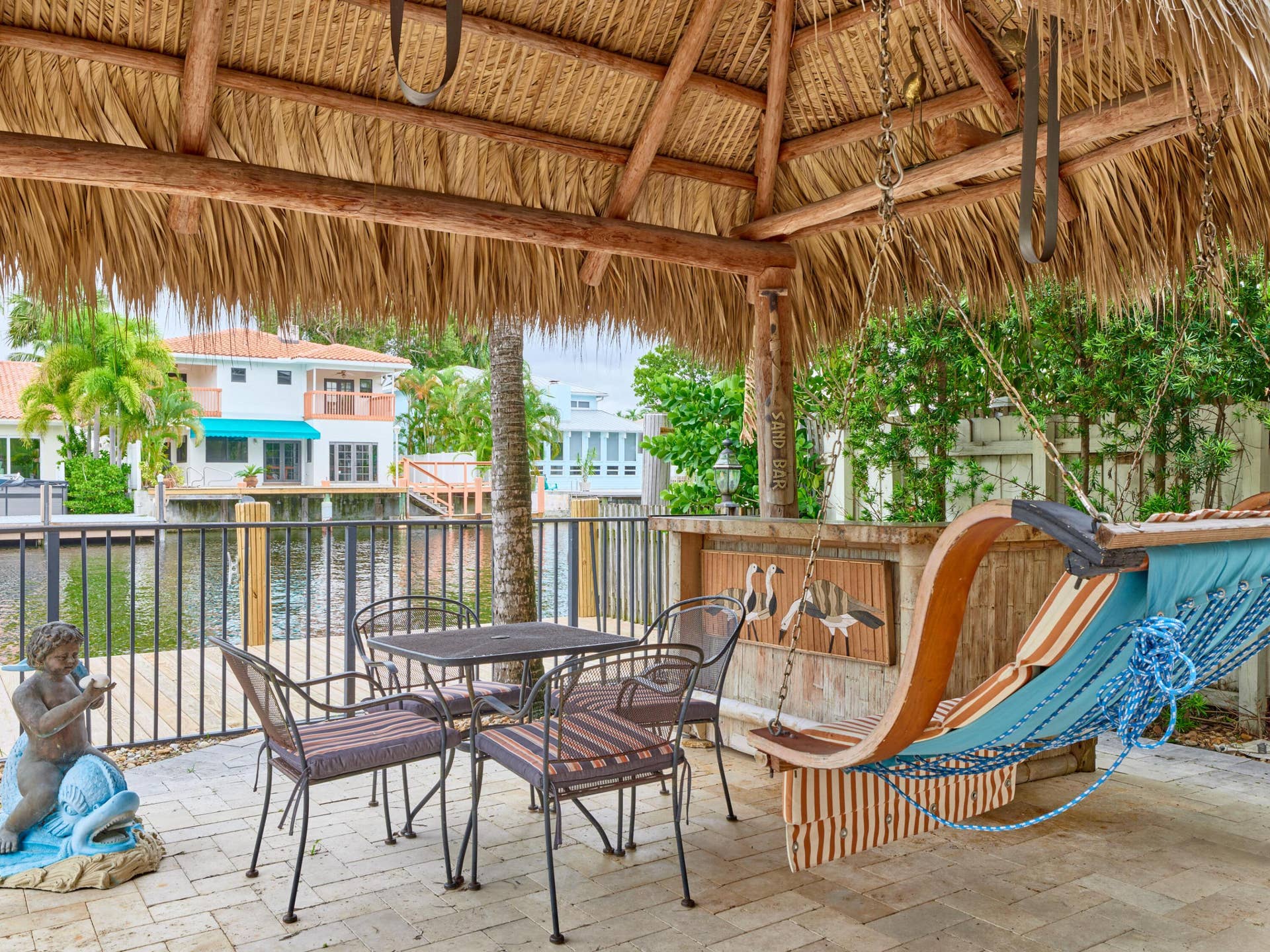 Tiki hut