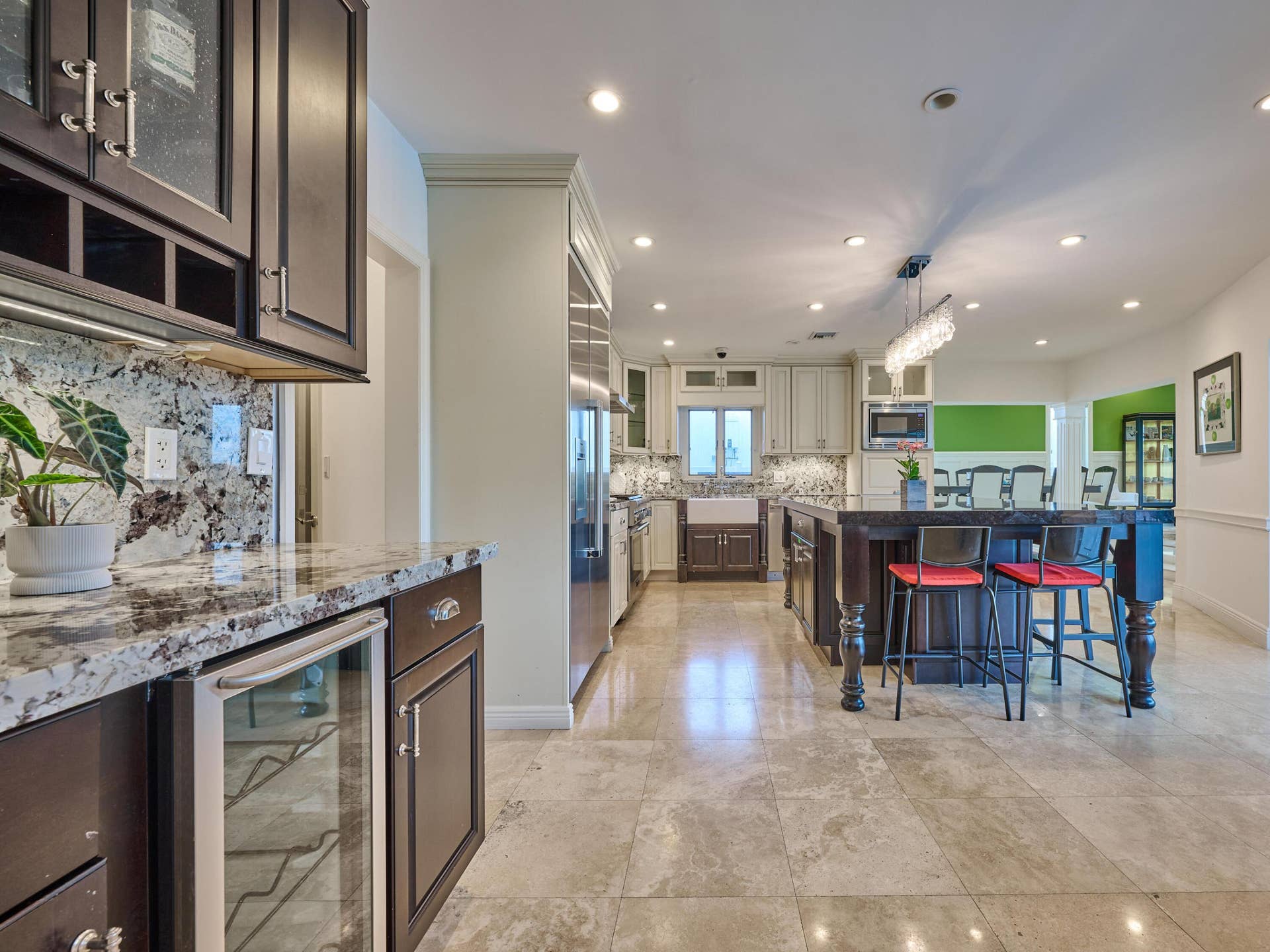 Kitchen, wine refritgerator