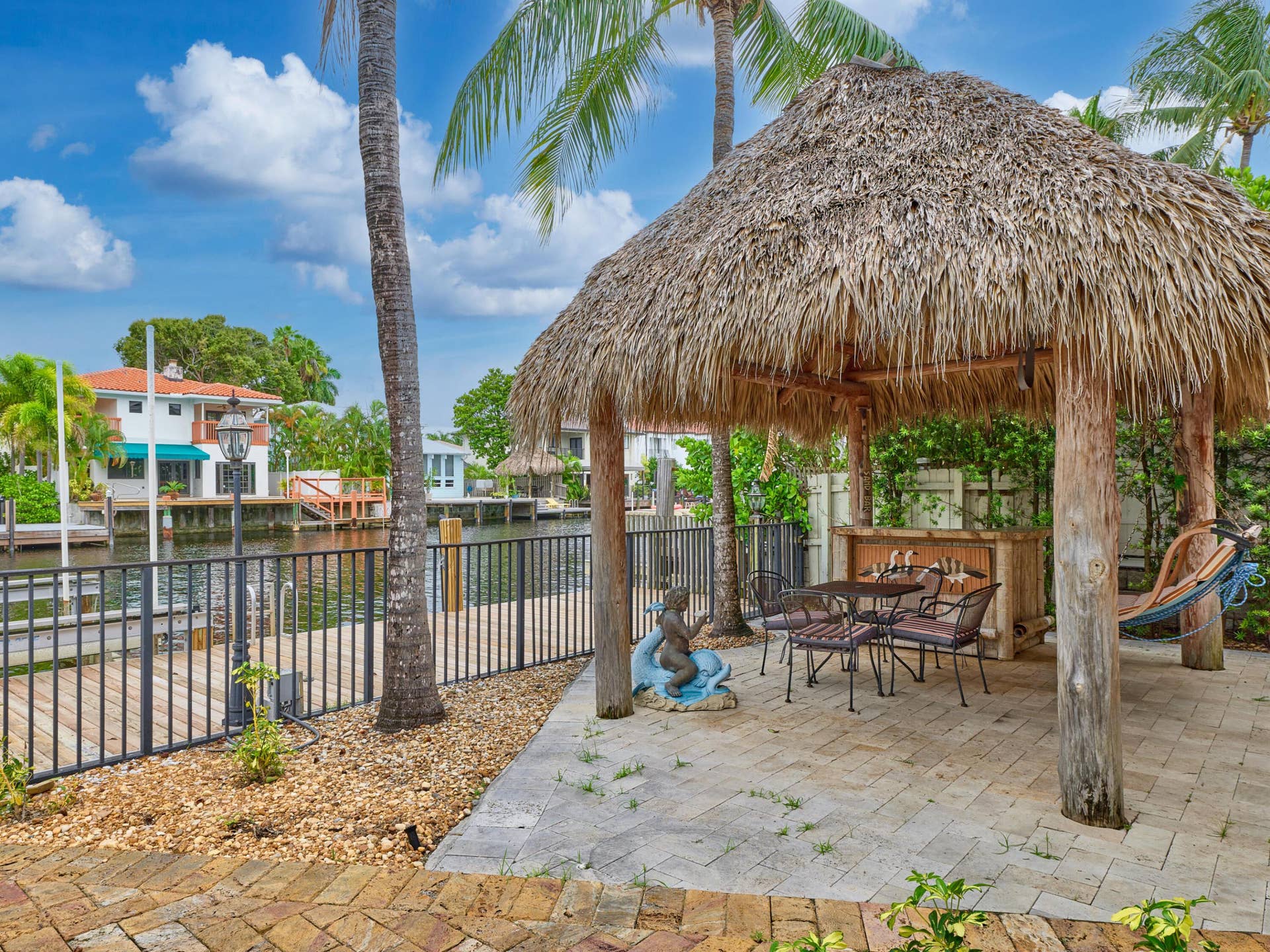 Tiki hut