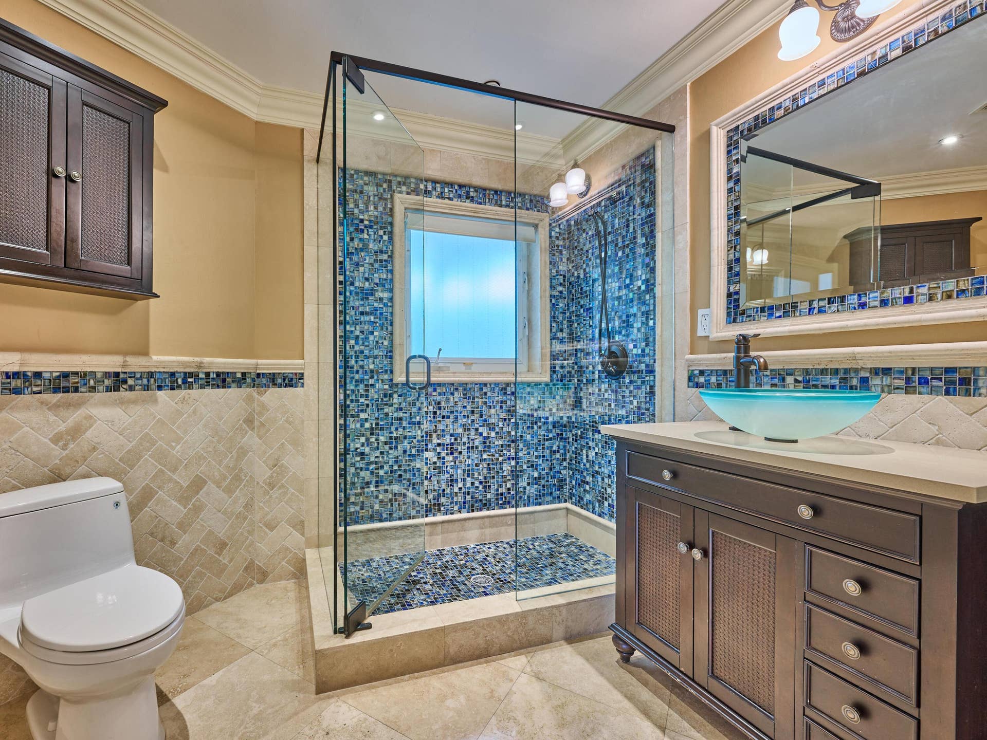 3rd bathroom-guest