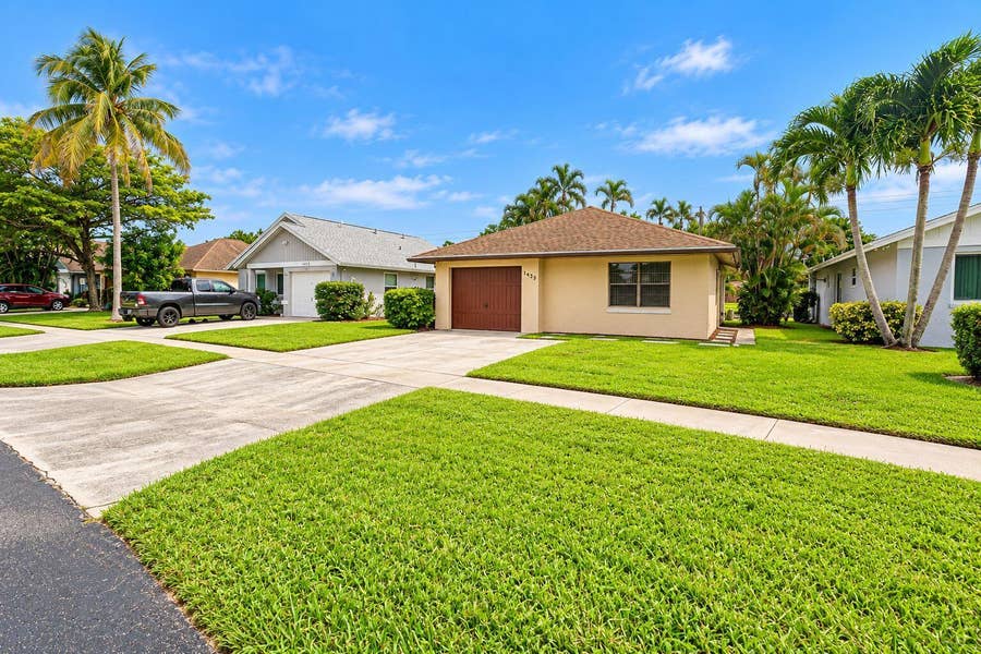 Property photo for 1435 S Summit Run Circle, West Palm Beach, FL