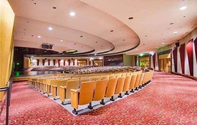 2403 Antigua Circle, #J4, Coconut Creek, FL 33066 Theatre