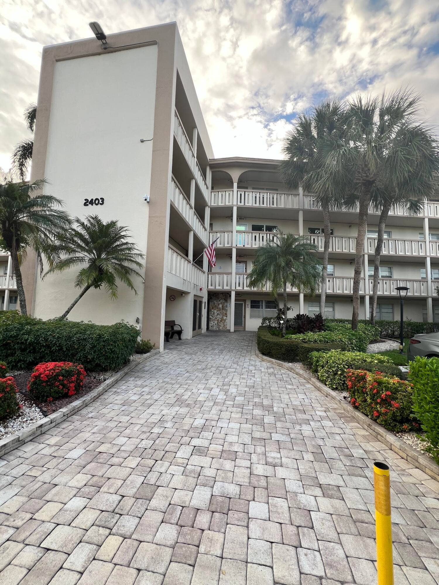 2403 Antigua Circle, #J4, Coconut Creek, FL 33066 BUILDING ENTRANCE