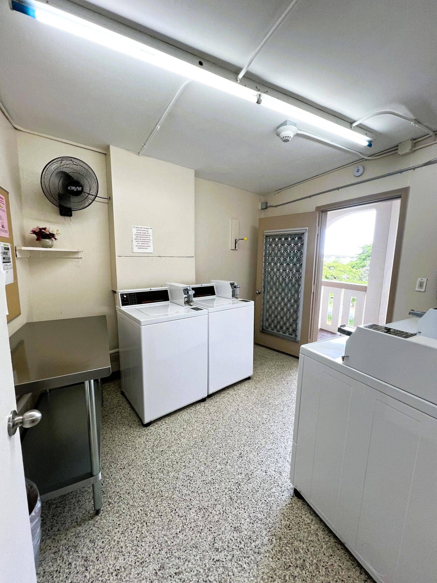 2403 Antigua Circle, #J4, Coconut Creek, FL 33066 LAUNDRY ROOM