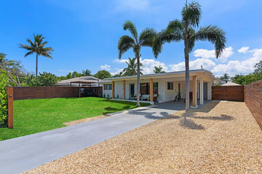Property photo for 918 SE 3RD Avenue, Delray Beach, FL