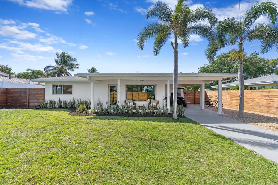 Property photo for 918 SE 3RD Avenue, Delray Beach, FL