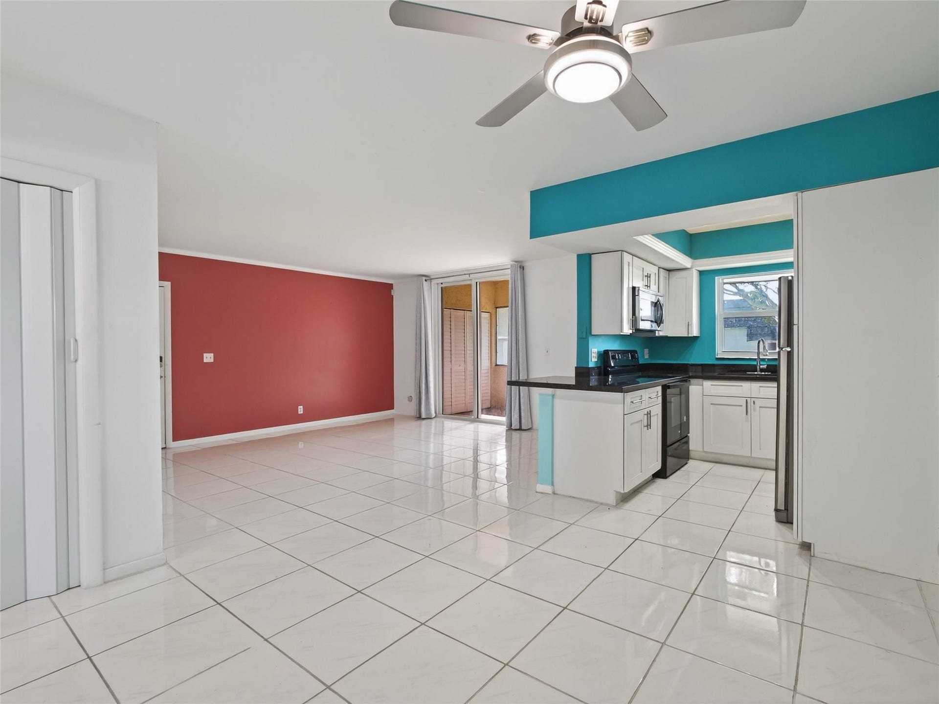 8400 W SAMPLE Road, #203, Coral Springs, FL 33065 Photo 3