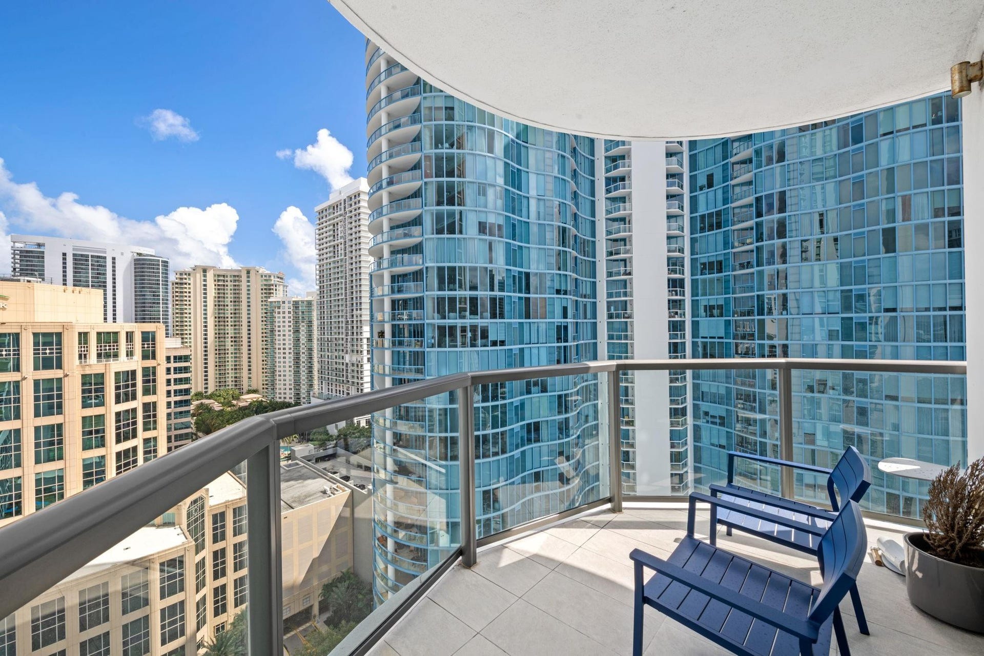 100 E LAS OLAS Boulevard, #2404, Fort Lauderdale, FL 33301 2nd Terrace