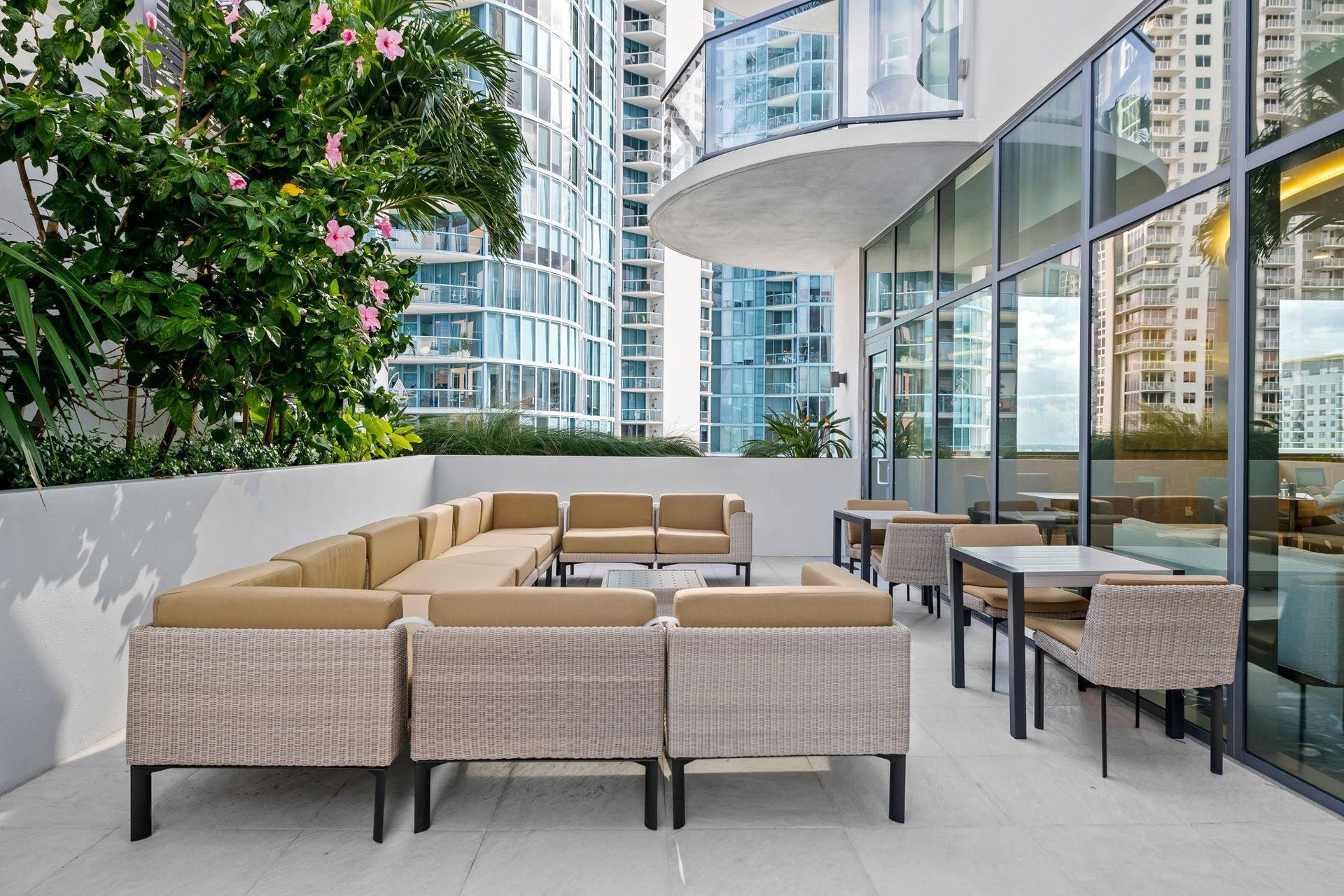 100 E LAS OLAS Boulevard, #2404, Fort Lauderdale, FL 33301 Photo 70