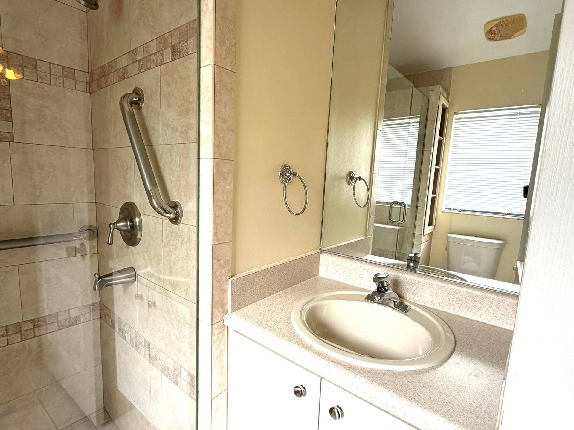 342 SW NORTH SHORE Boulevard, Port St Lucie, FL 34986 Primary Bath view 2
