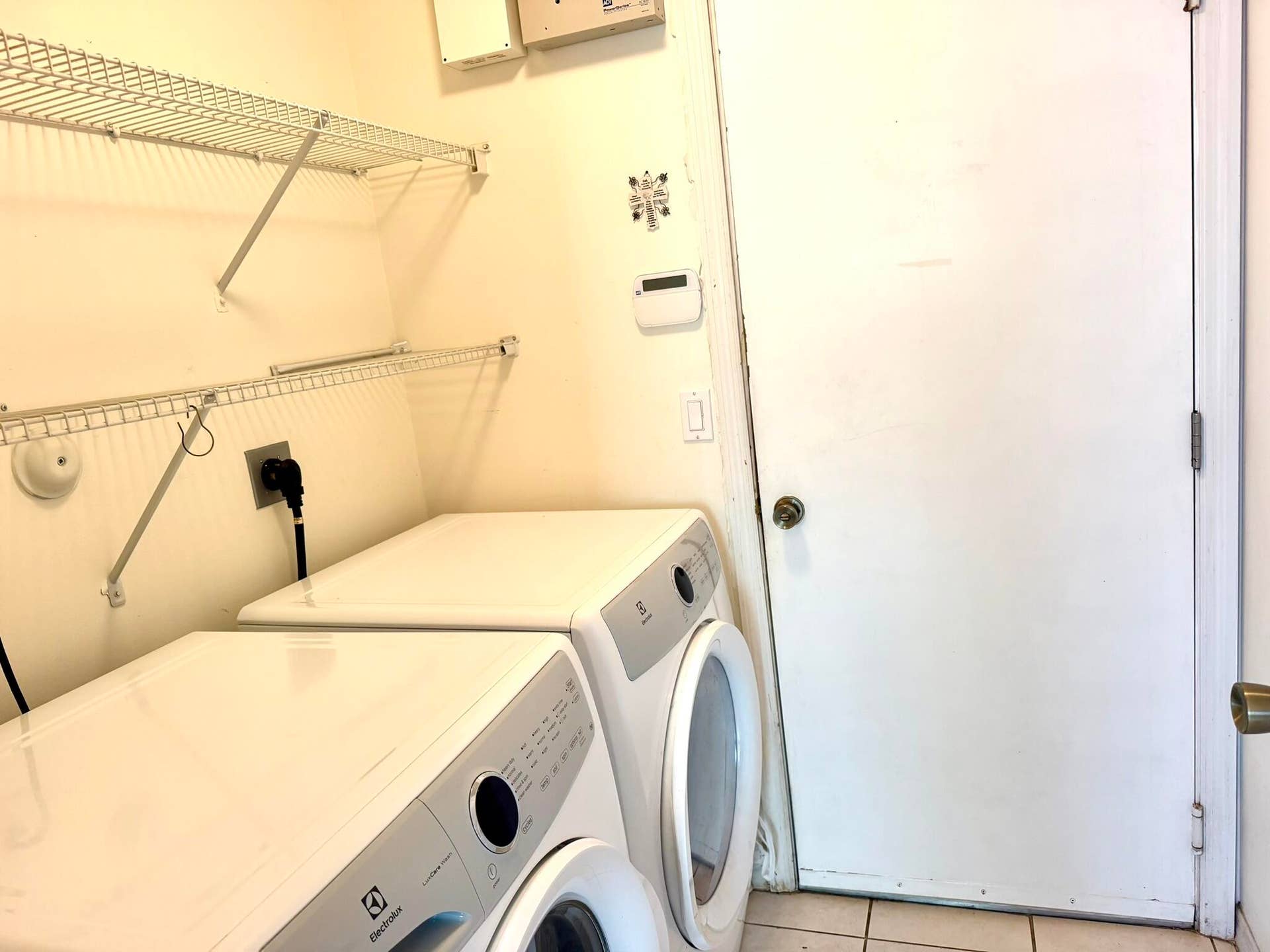 342 SW NORTH SHORE Boulevard, Port St Lucie, FL 34986 Laundry
