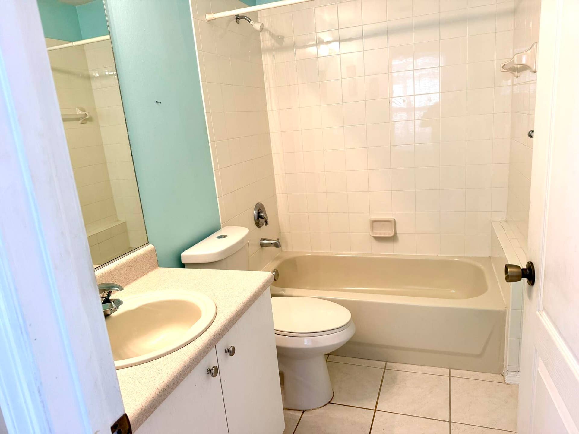 342 SW NORTH SHORE Boulevard, Port St Lucie, FL 34986 Guest Bath