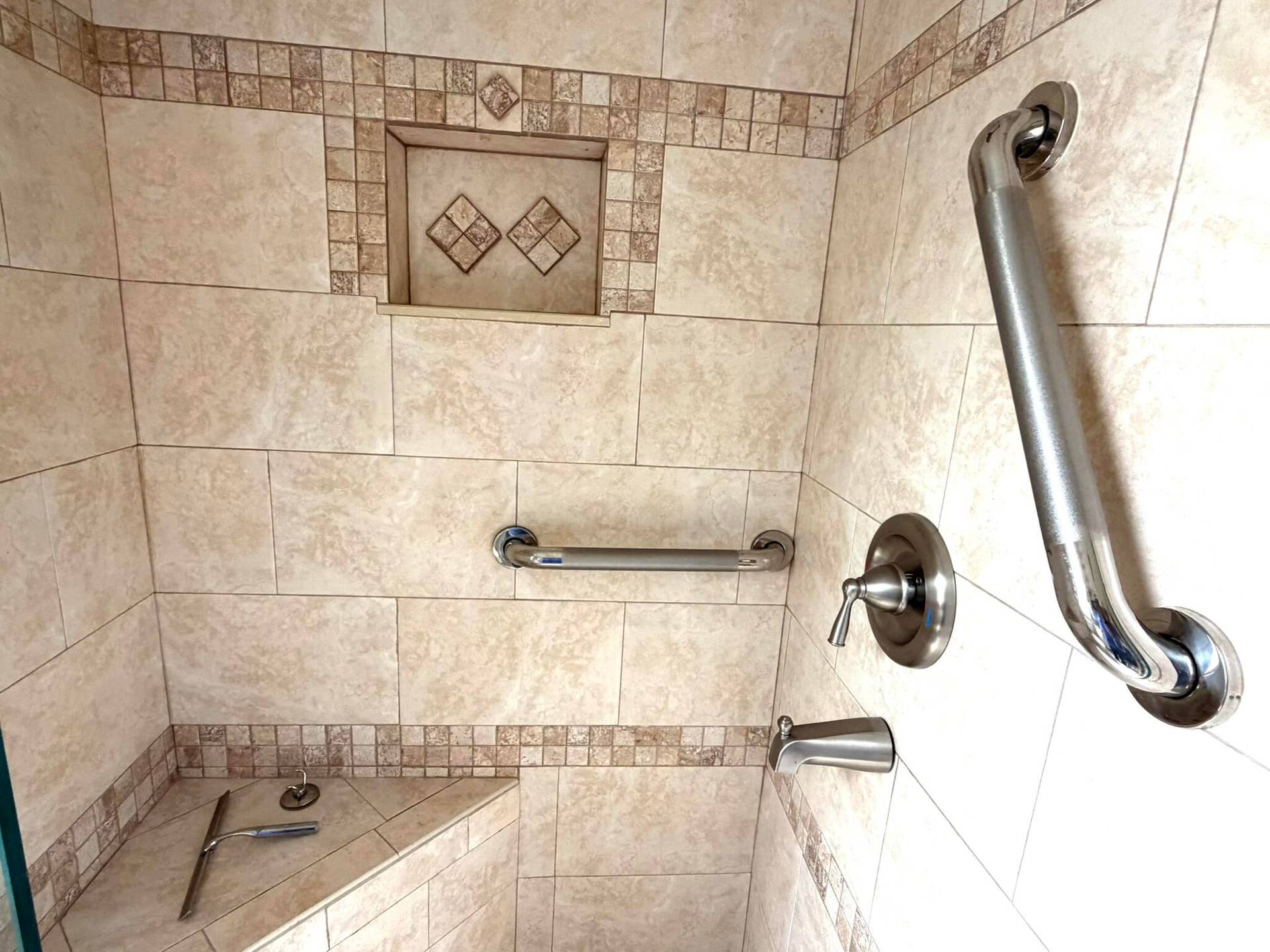 342 SW NORTH SHORE Boulevard, Port St Lucie, FL 34986 Primary bath