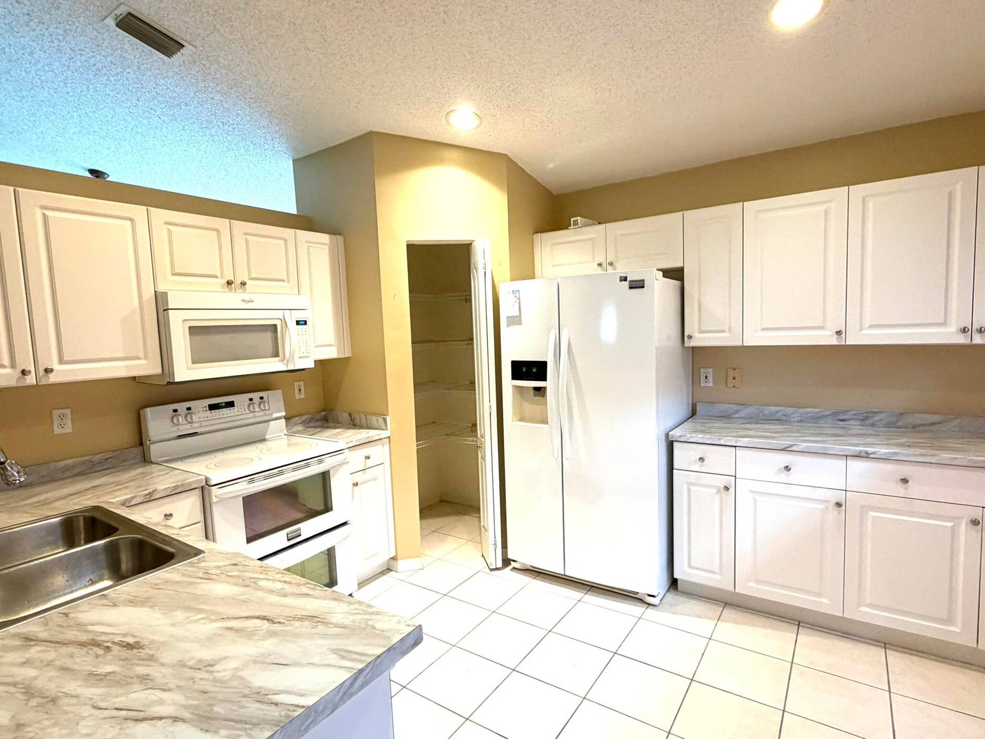 342 SW NORTH SHORE Boulevard, Port St Lucie, FL 34986 Kitchen view 3