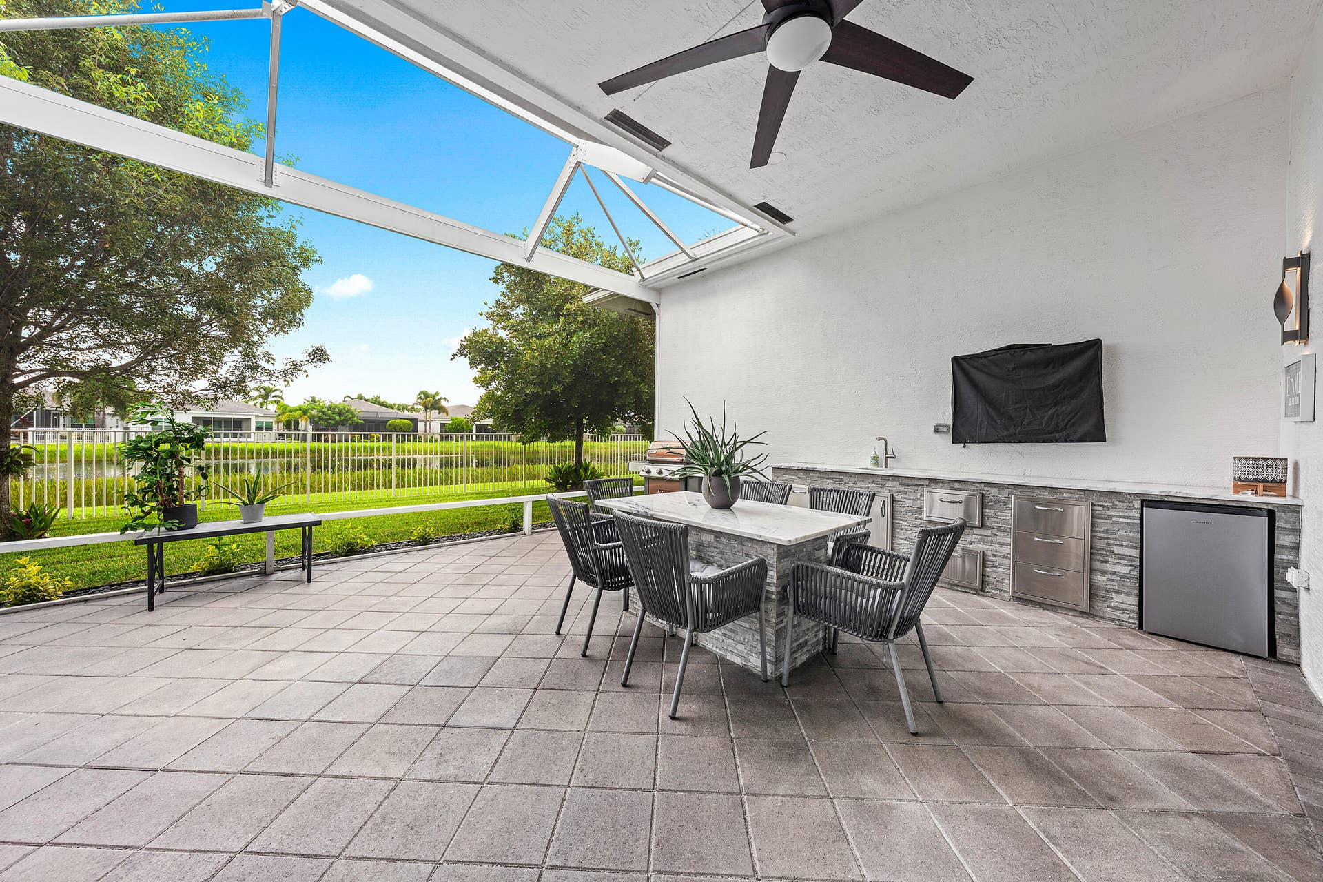 8223 Majestic Mountain Drive, Boynton Beach, FL 33473 Covered Screened Porch