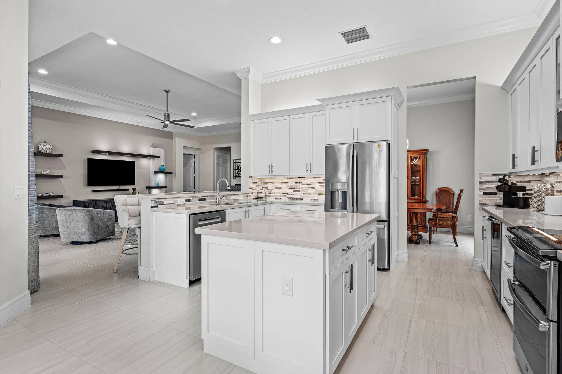 8223 Majestic Mountain Drive, Boynton Beach, FL 33473 Gourmet Kitchen