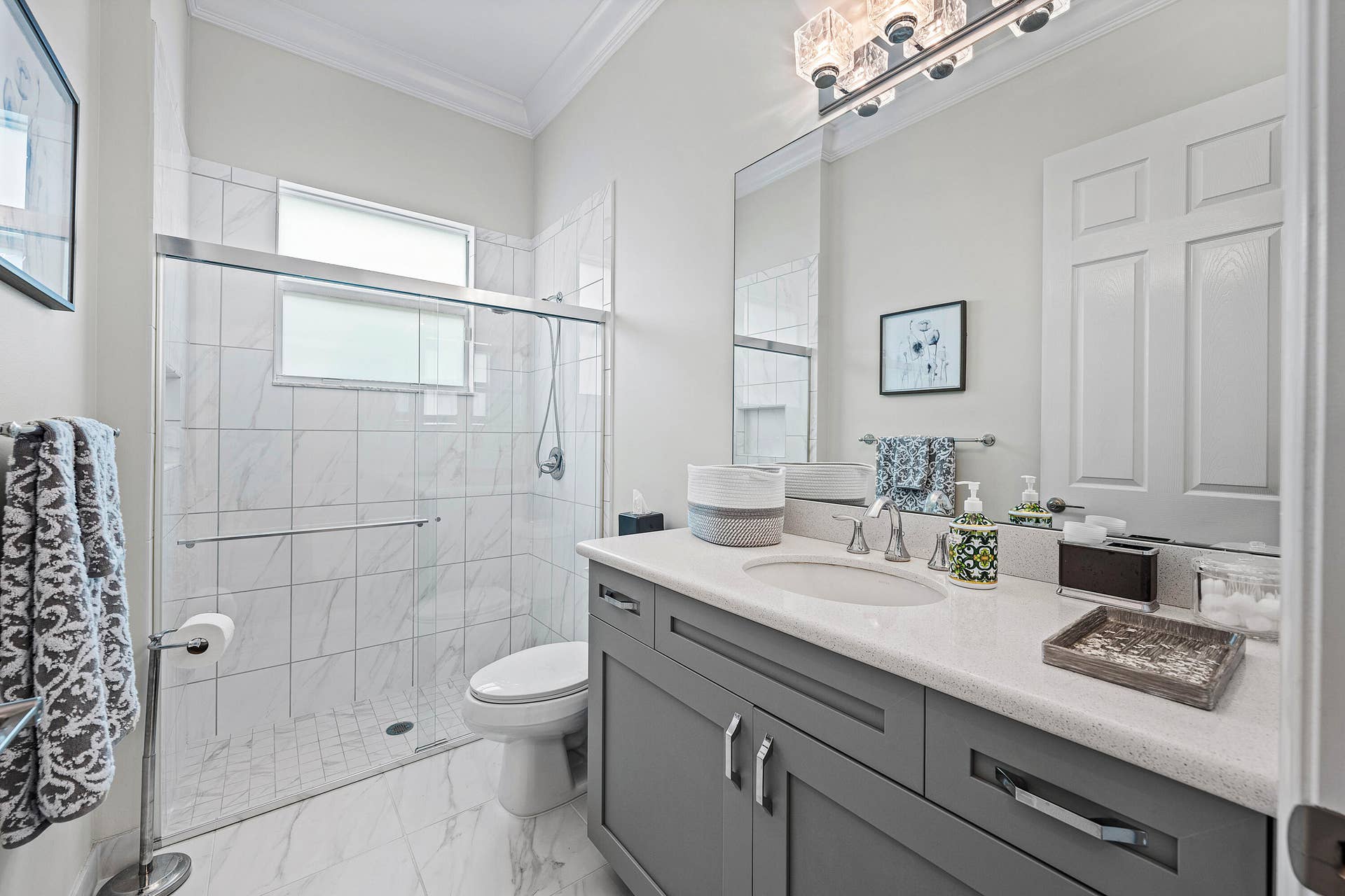 8223 Majestic Mountain Drive, Boynton Beach, FL 33473 Ensuite Guest Bath