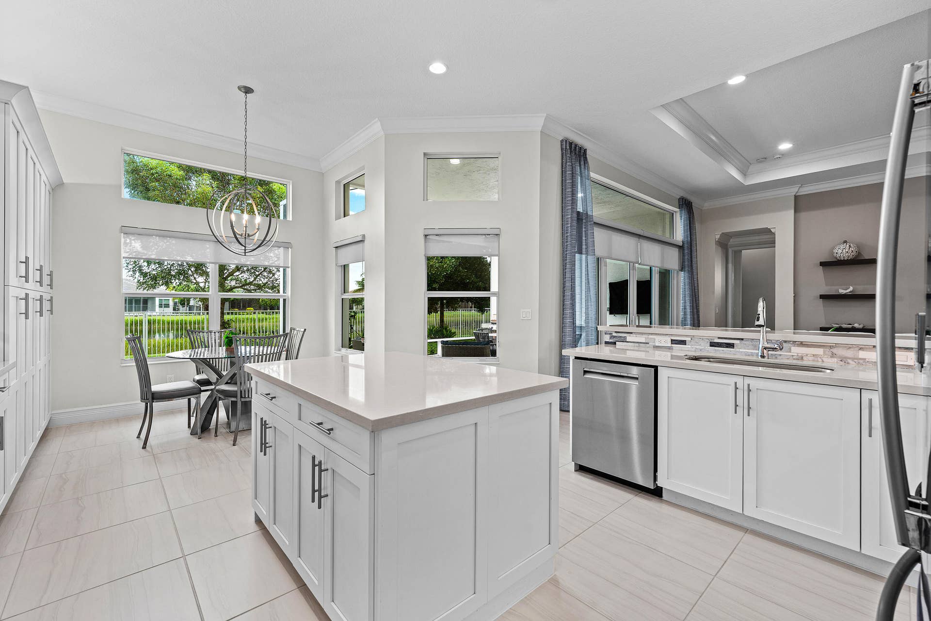 8223 Majestic Mountain Drive, Boynton Beach, FL 33473 Center Island