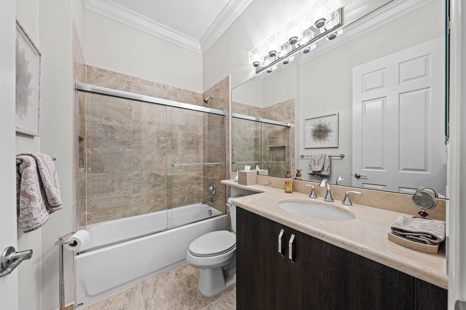 8223 Majestic Mountain Drive, Boynton Beach, FL 33473 Ensuite Guest Bath